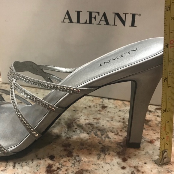 Silver Alfani heels - Picture 5 of 6